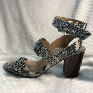 Vionic wide heel shoe.